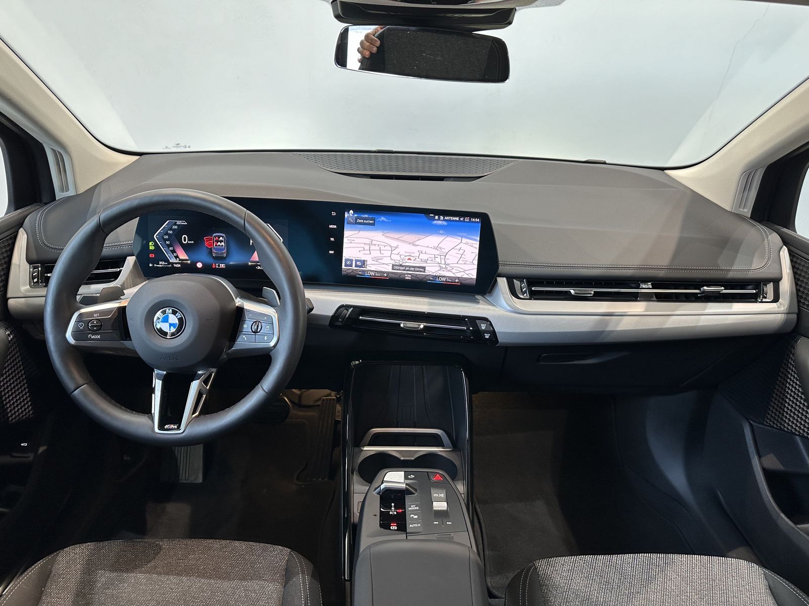 Fahrzeugabbildung BMW 220i Active Tourer AHK Widescreen Display