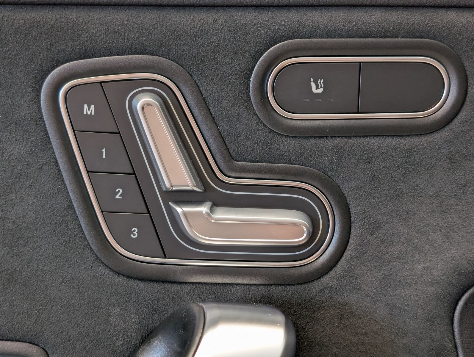 Fahrzeugabbildung Mercedes-Benz CLA 250 SB Dinamica AMG-Line MBux Cam ACC Pano