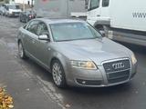 Audi A6.  3.2 Benzin  limousine Automatik - Audi A6 mit Benzin-Antrieb: Limousine, 3.2
