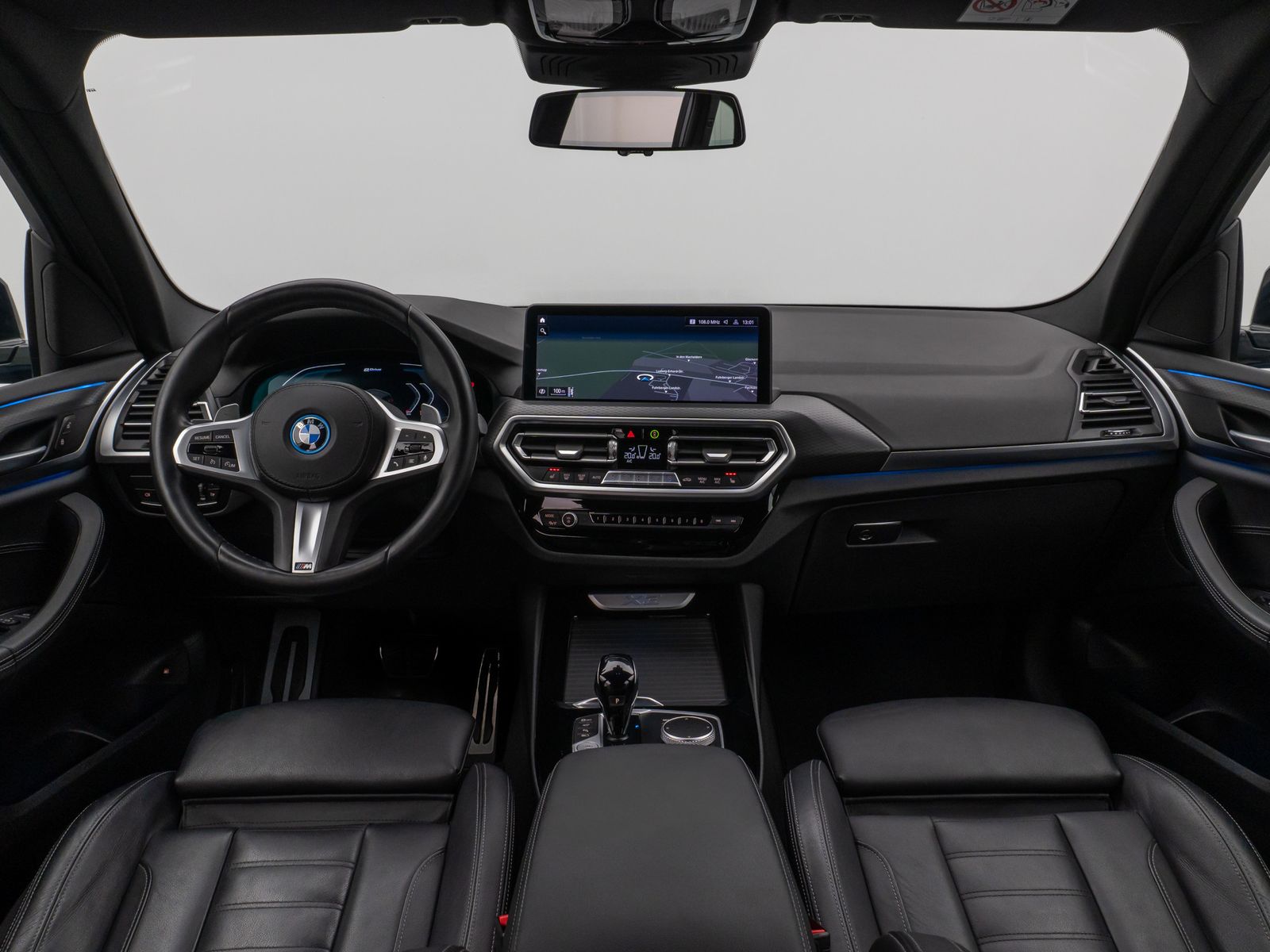 Fahrzeugabbildung BMW X3 xD30e M Sport 360°Laser HUD DAB HiFi AHK 20"