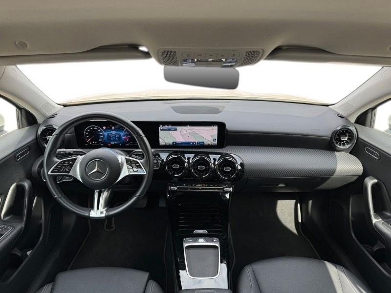 Mercedes-Benz A-Class A 200, миниатюра 10