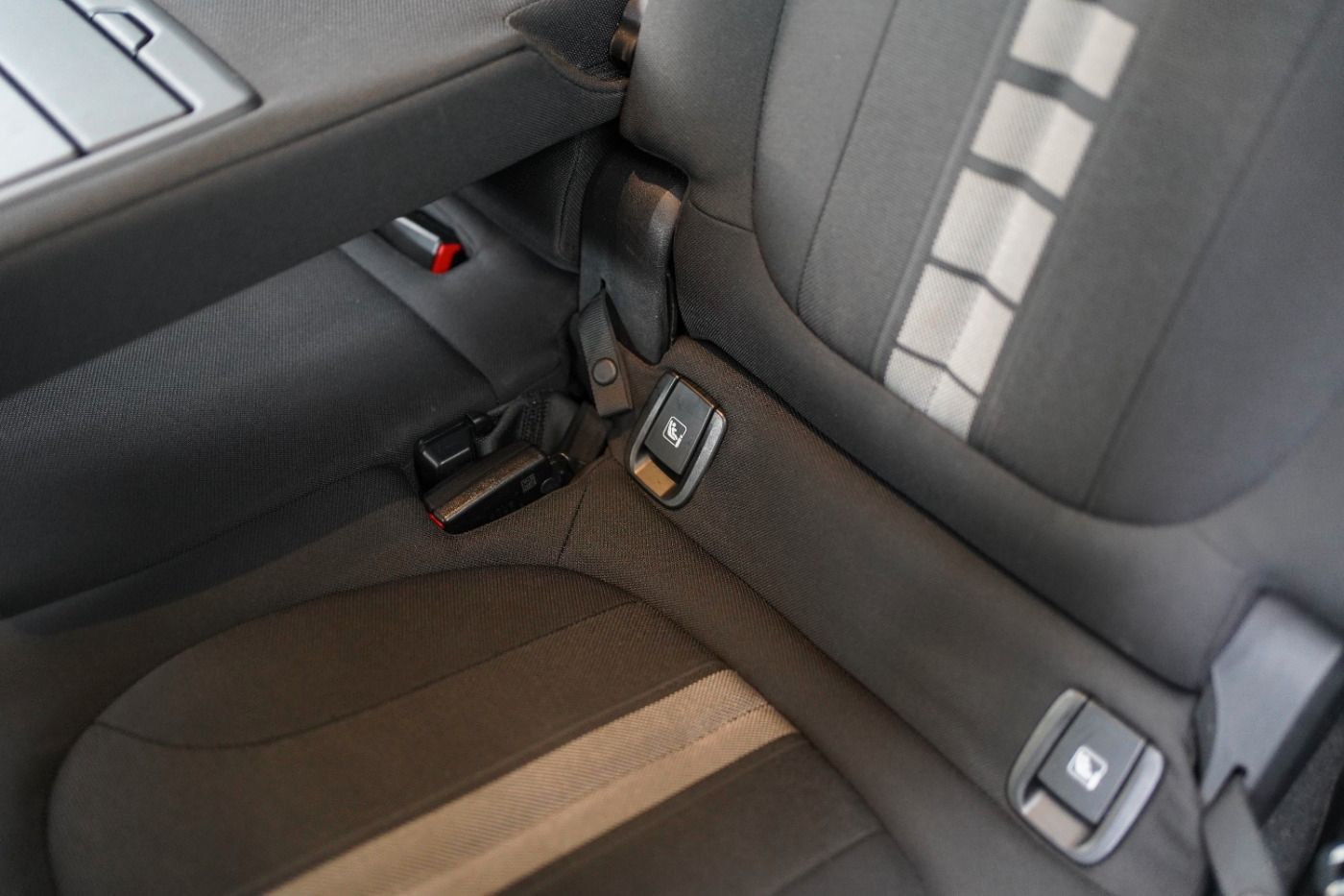 Fahrzeugabbildung BMW X1 18i Sport Line +AHK+Sportsitze+Parkassistent+