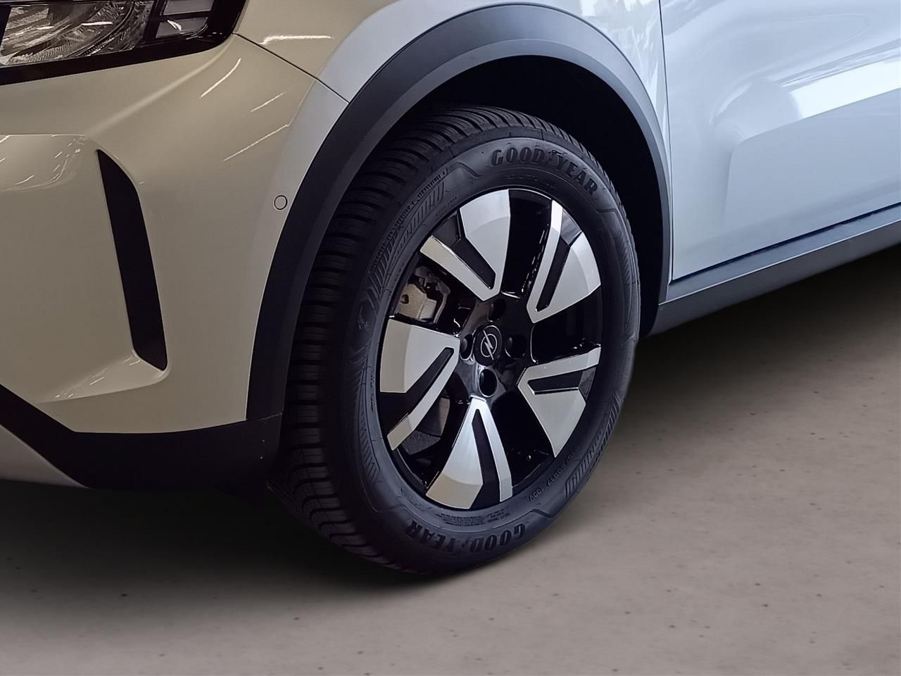 Fahrzeugabbildung Opel Frontera GS MildHybrid 107KW Automatik