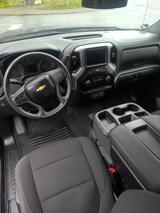 Chevrolet Silverado Custom Pickup 2022 320PS nur 43.000km - Chevrolet Geländewagen C20 mit Benzin-Antrieb