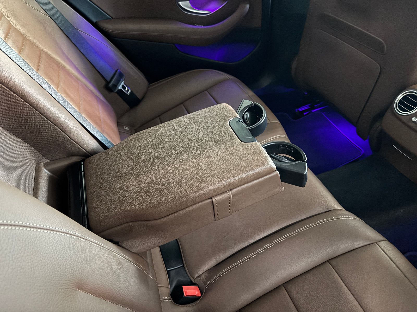 Fahrzeugabbildung Mercedes-Benz E 450 4MATIC 9G-TRONIC 2X AVANTGARDE FACELIFT