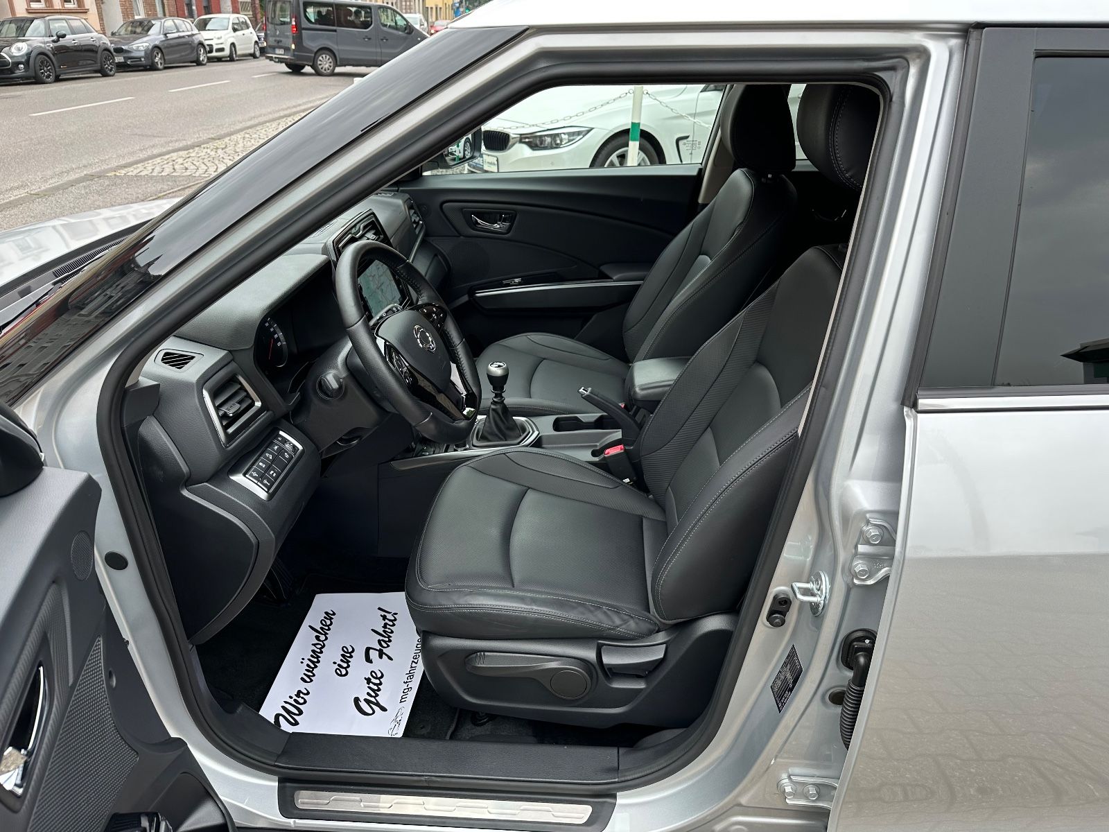 Fahrzeugabbildung Ssangyong Tivoli 1.5 T-GDi Onyx LEDER NAVI AHK
