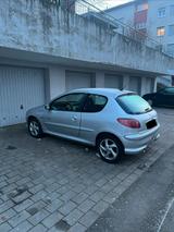 Peugeot 206 QuickSilver - Peugeot 206 Quicksilver mit Benzin-Antrieb