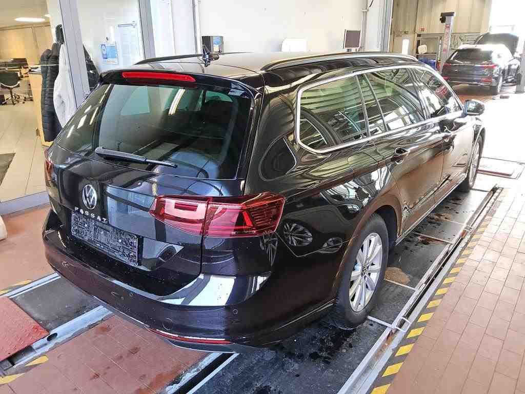 Fahrzeugabbildung Volkswagen Passat Variant TDI Business DSG Matrix AHK Navi