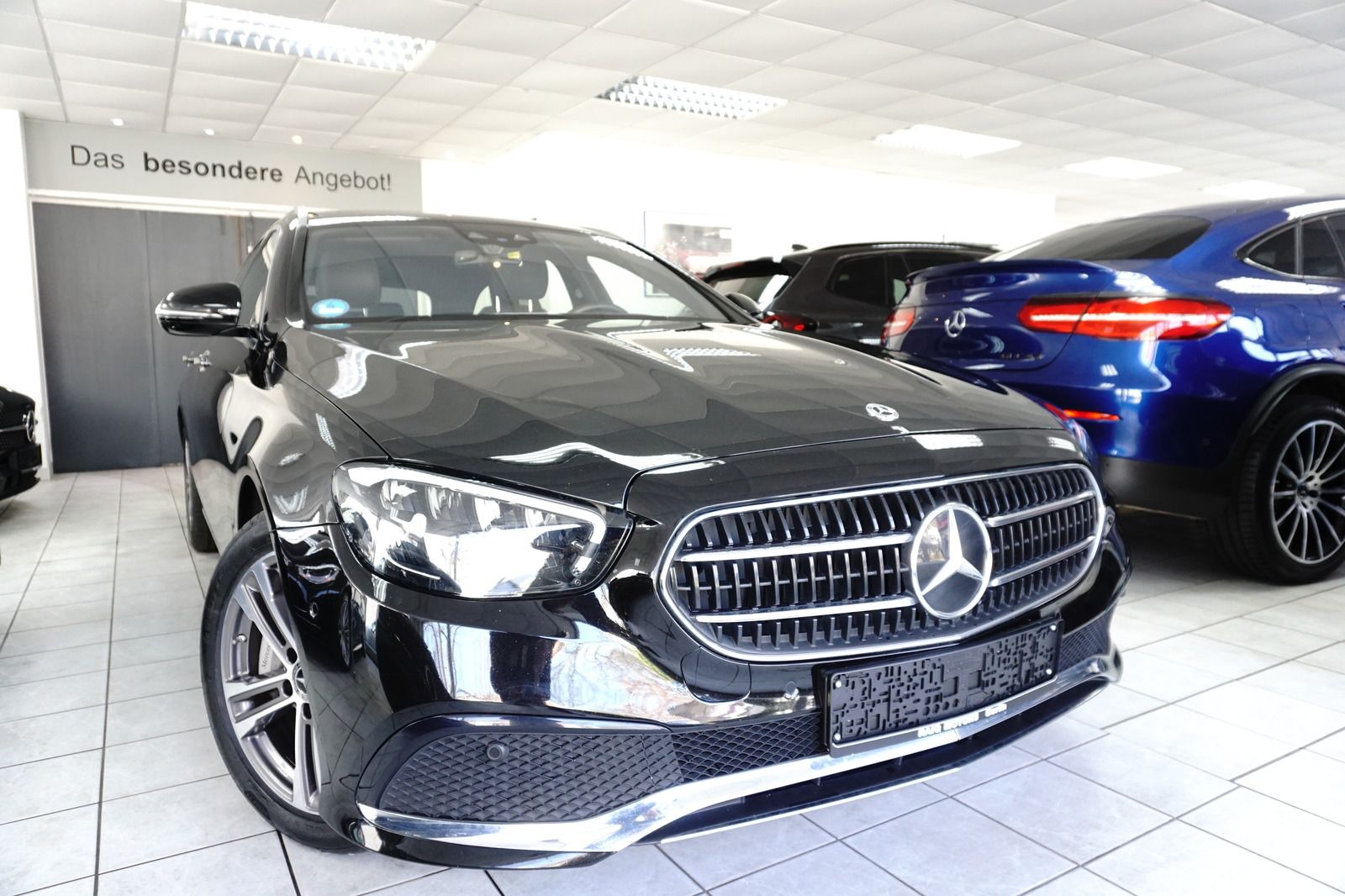 MERCEDES-BENZ E 400 d 4M Avantgarde BURM PANO SITZBELÜFT MBUX