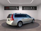 Volvo V70 D2 Geartronic Powershift Momentum AHK PANO - Volvo V70: D2