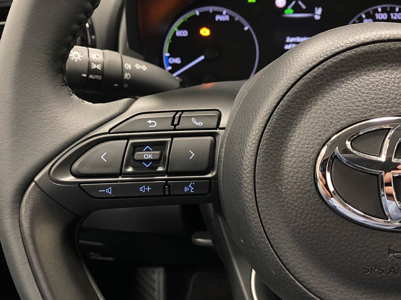 Fahrzeugabbildung Toyota Yaris 1.5 VVT-i Hybrid CVT Comfort+ABNEHMB. AHK