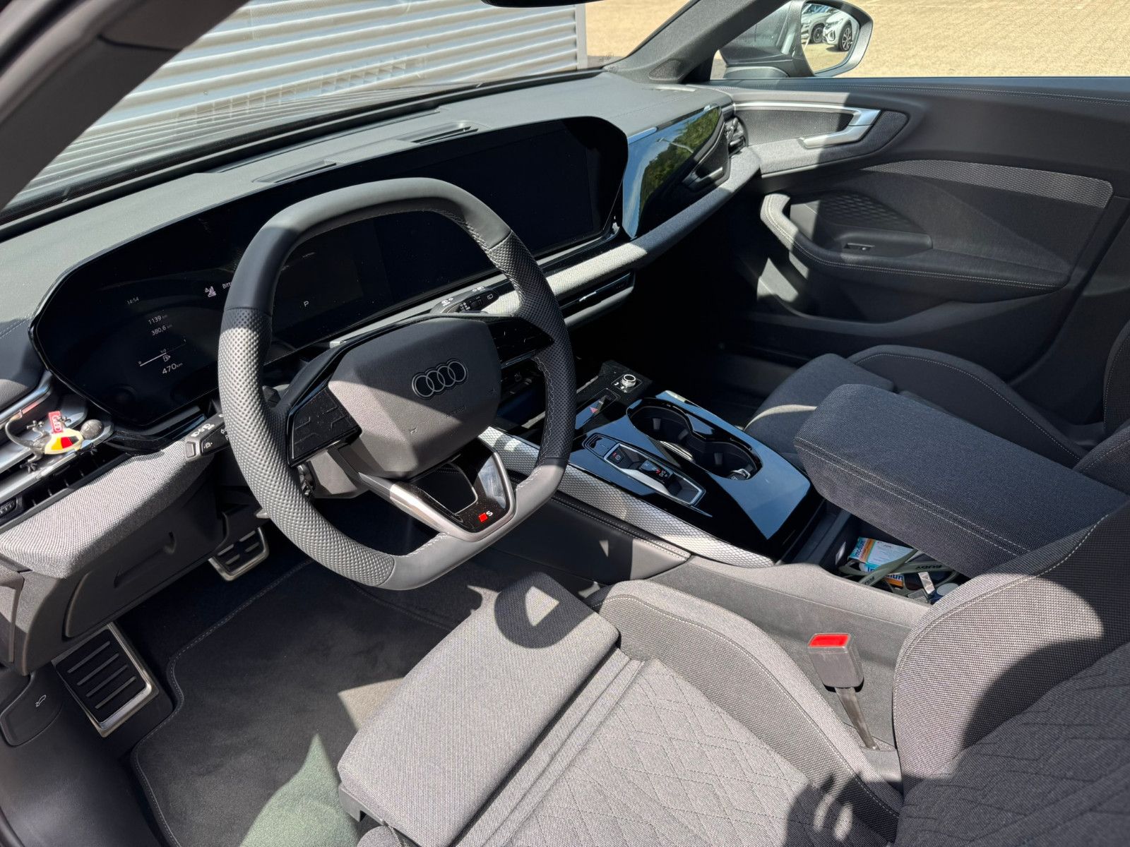 Fahrzeugabbildung Audi A5 Avant TDI 150 kW quattro S-line AHK ACC