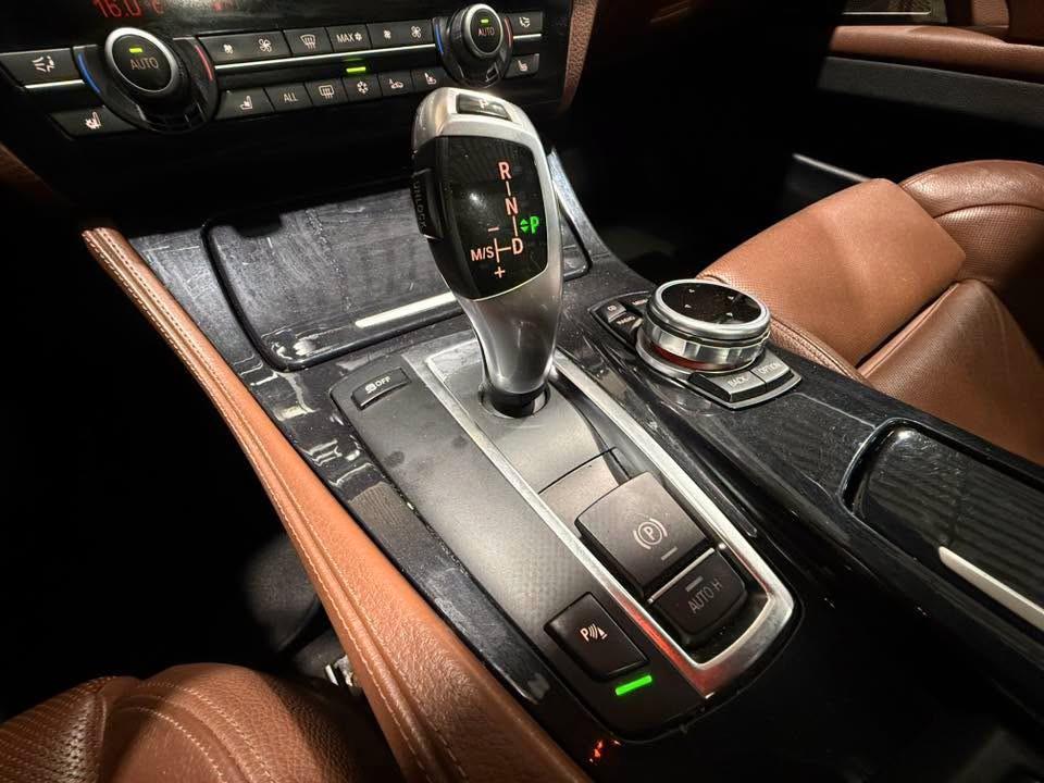 BMW 528 2011 — photo 26