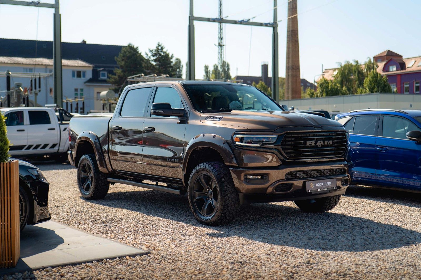 Fahrzeugabbildung Dodge RAM 5.7 V8 HEMI 4x4 OFFROAD Night Limited 19%