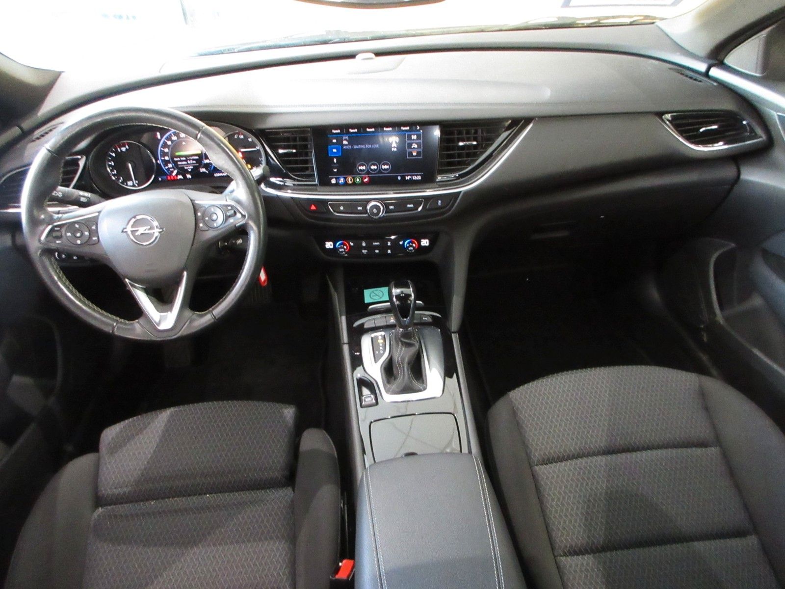 Fahrzeugabbildung Opel Insignia B 2.0D ST LED/NAVI/SHZ/LHZ/AHK