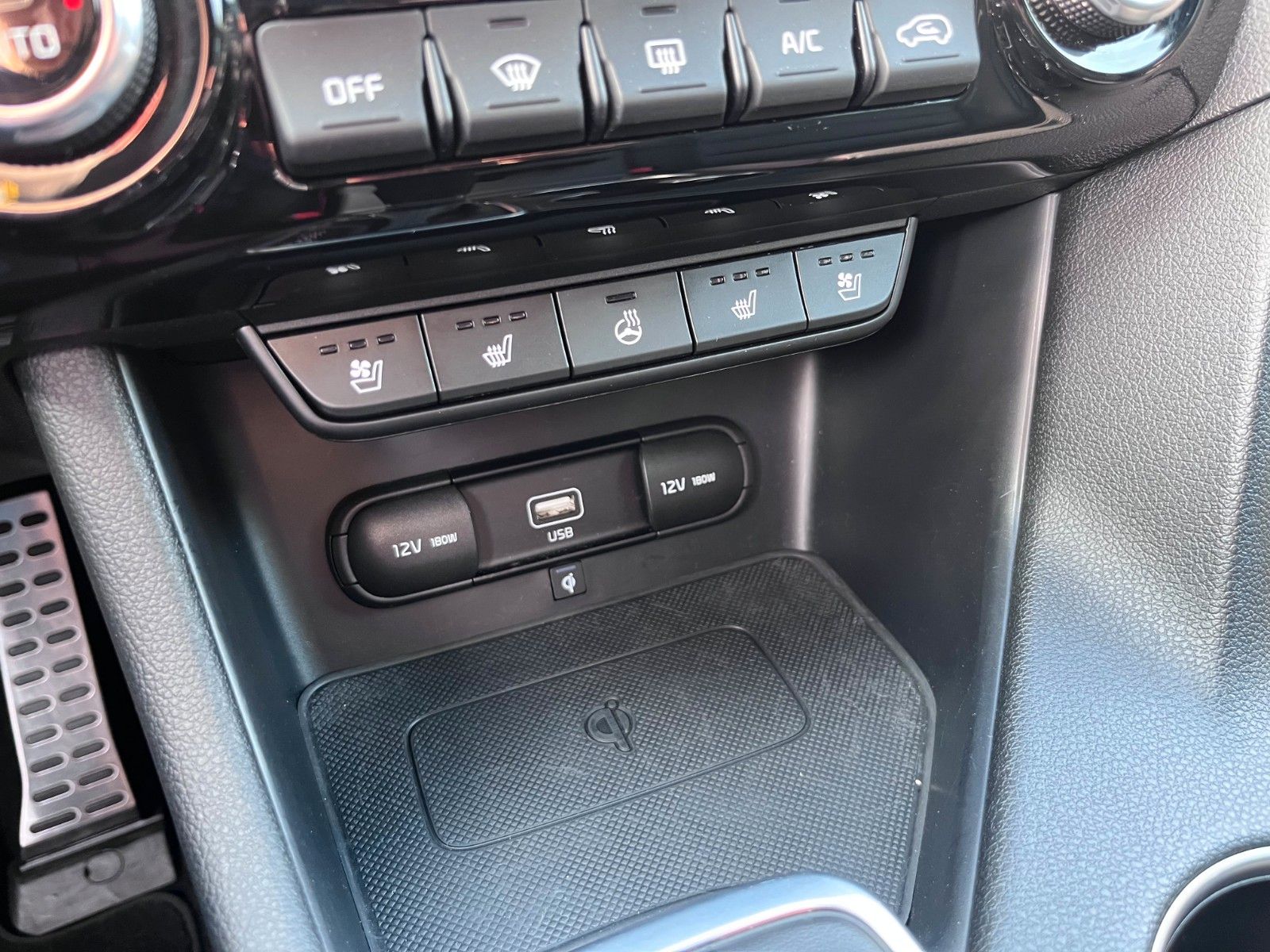 Fahrzeugabbildung Kia Sportage GT-Line 4WD TOP LEDER NAVI uvm.