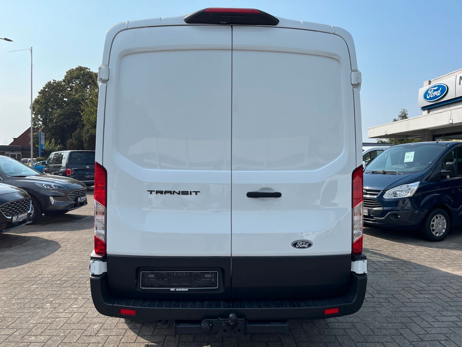 Fahrzeugabbildung Ford Transit 350 L3 Kasten LKW hoch lang KLIMA AHK