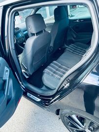 Volkswagen Golf - 9