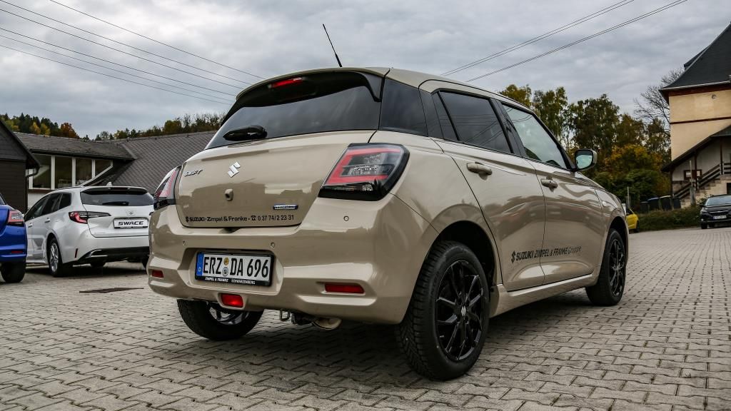 Autohaus Klingenthal -  Suzuki SWIFT COMFORT ALLGRIP HYBRID LED+SHZ+Allrad - Bild 3 Autohaus Klingenthal -  Suzuki SWIFT COMFORT ALLGRIP HYBRID LED+SHZ+Allrad - Bild 3