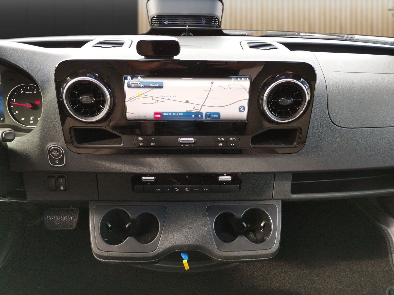 Fahrzeugabbildung Eura Mobil Profila T PT 726 EF Dörr 30 Jahre Sonderedition