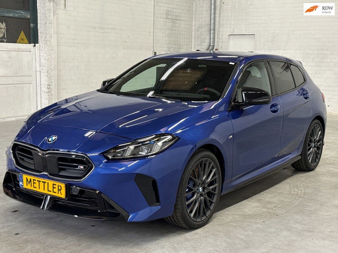 BMW M135 1-serie xDrive M Sportpaket Pro|New|Laser