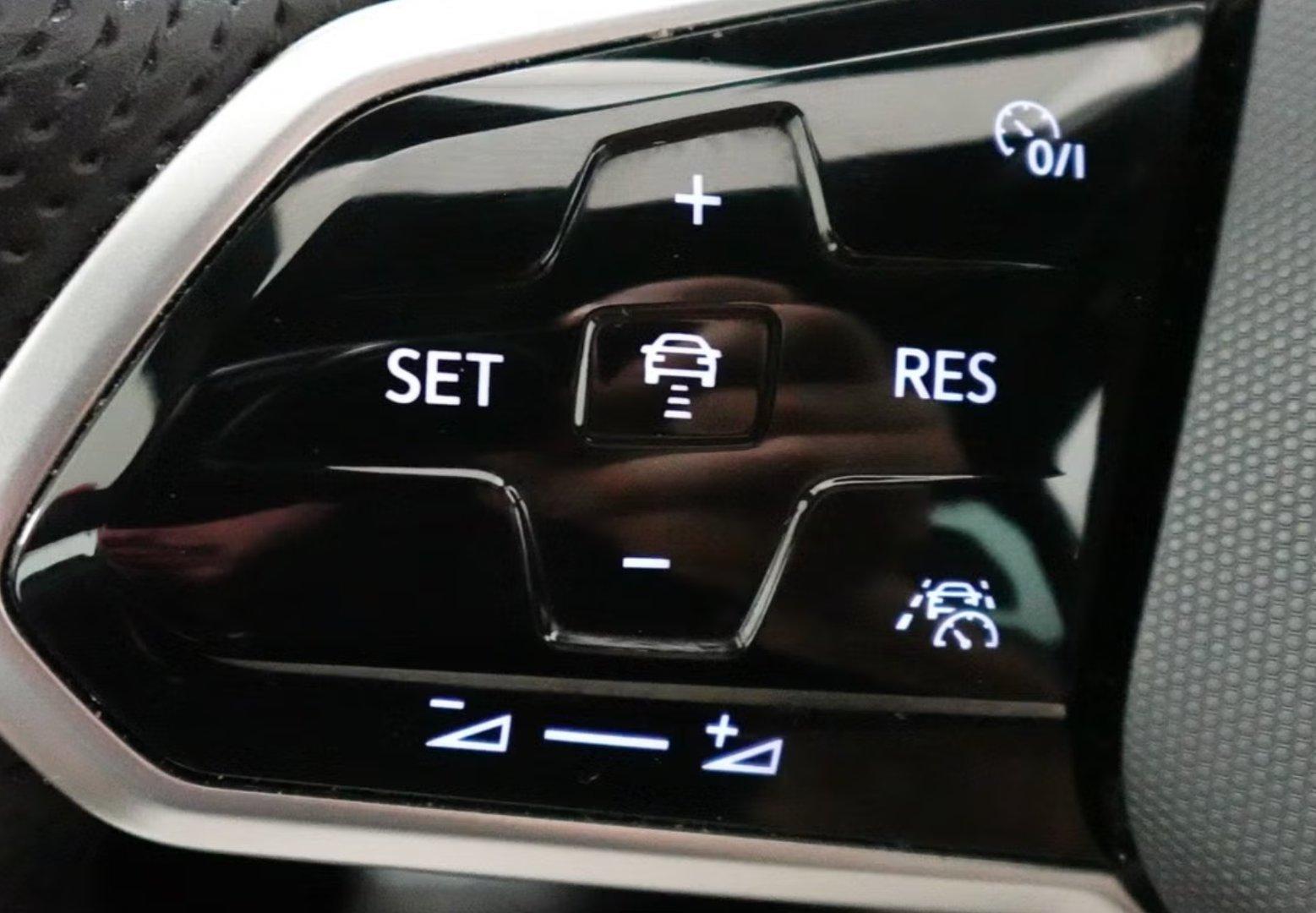 Volkswagen Tiguan R-Line eHybrid, миниатюра 8