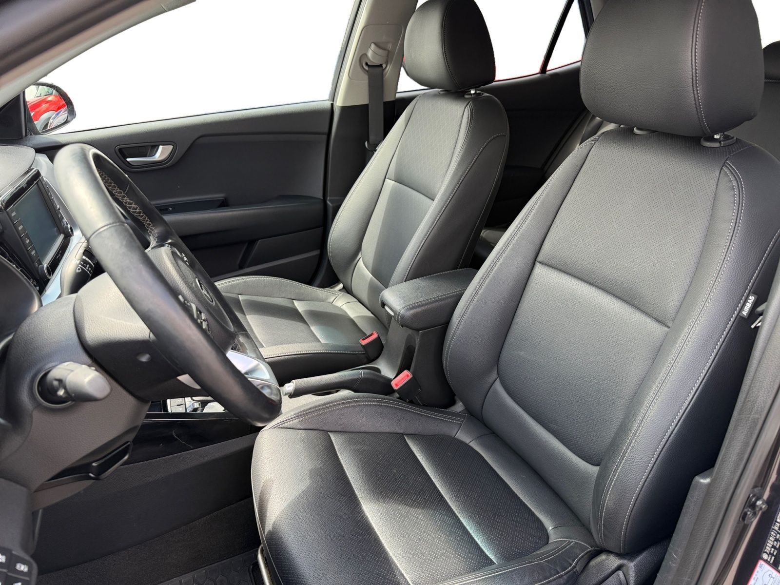 Fahrzeugabbildung Kia Stonic 1.0 T-GDI Platinum Edition PANO RFK LEDER