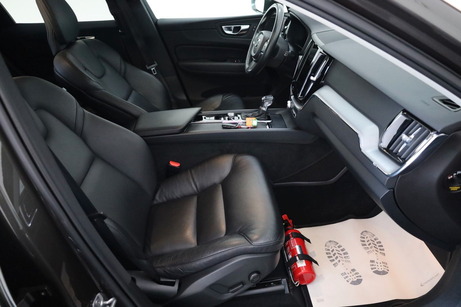 Fahrzeugabbildung Volvo XC60 D4 MomentumPro,Leder,Navi,LED,Kamera,SH,PDC