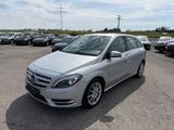 Mercedes-Benz B 200 Bi-Xenon Navi PDC SHG 2.Hand Teilleder - gebrauchte Mercedes-Benz B 200 aus dem Jahr 2011