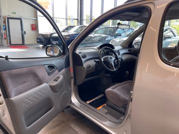 Toyota Yaris 1.3 linea sol *Klima*TÜV0826*AHK*