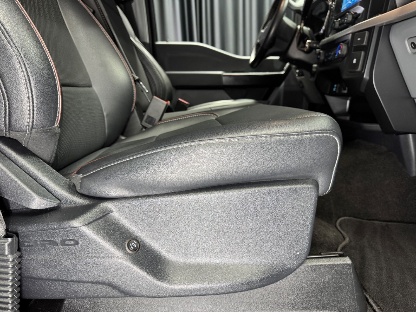 Fahrzeugabbildung Ford F 150 RAPTOR SVT|OFFROAD 20 ZOLL| 6-SITZ|NAVI|