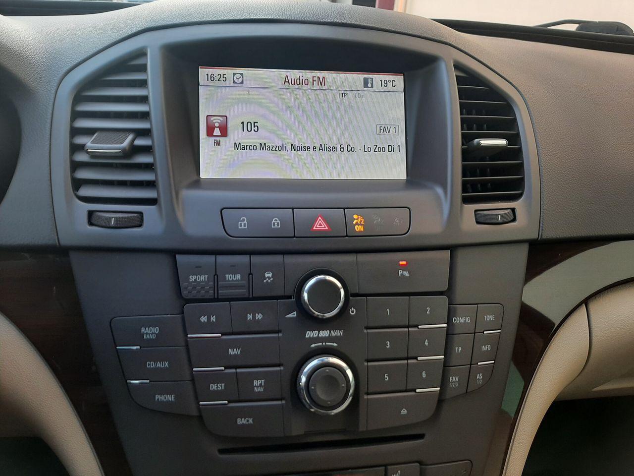 Opel Insignia 2010 — photo 10