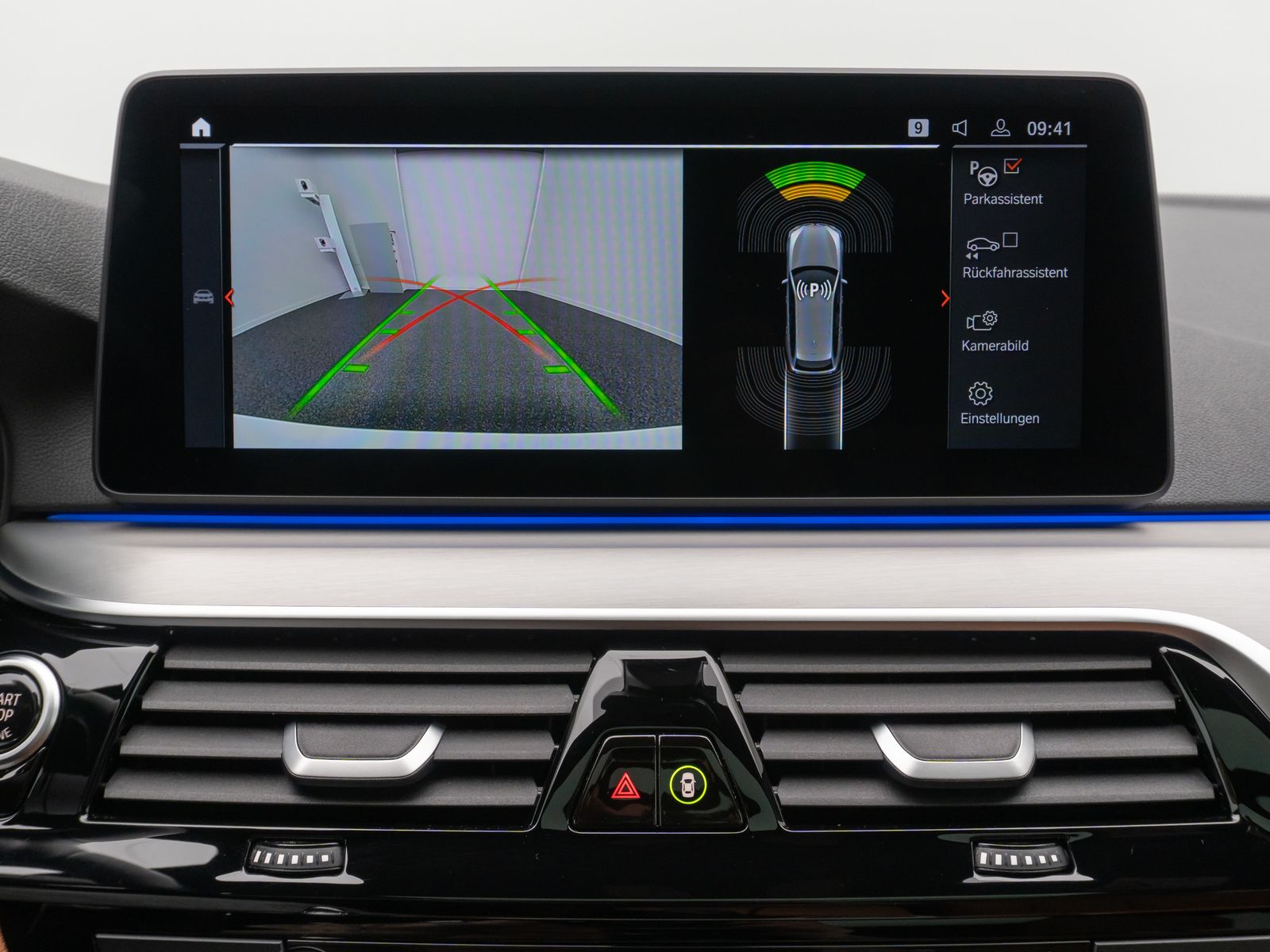 Fahrzeugabbildung BMW 530d xD M Sport Panorama Kamera Laser HUD HiFi