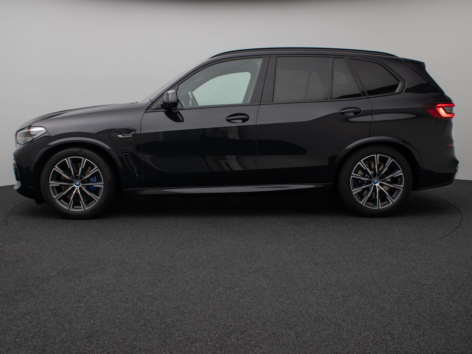 Fahrzeugabbildung BMW X5 xD45e M Sport 360° HUD DAB ACC AHK 20Zoll