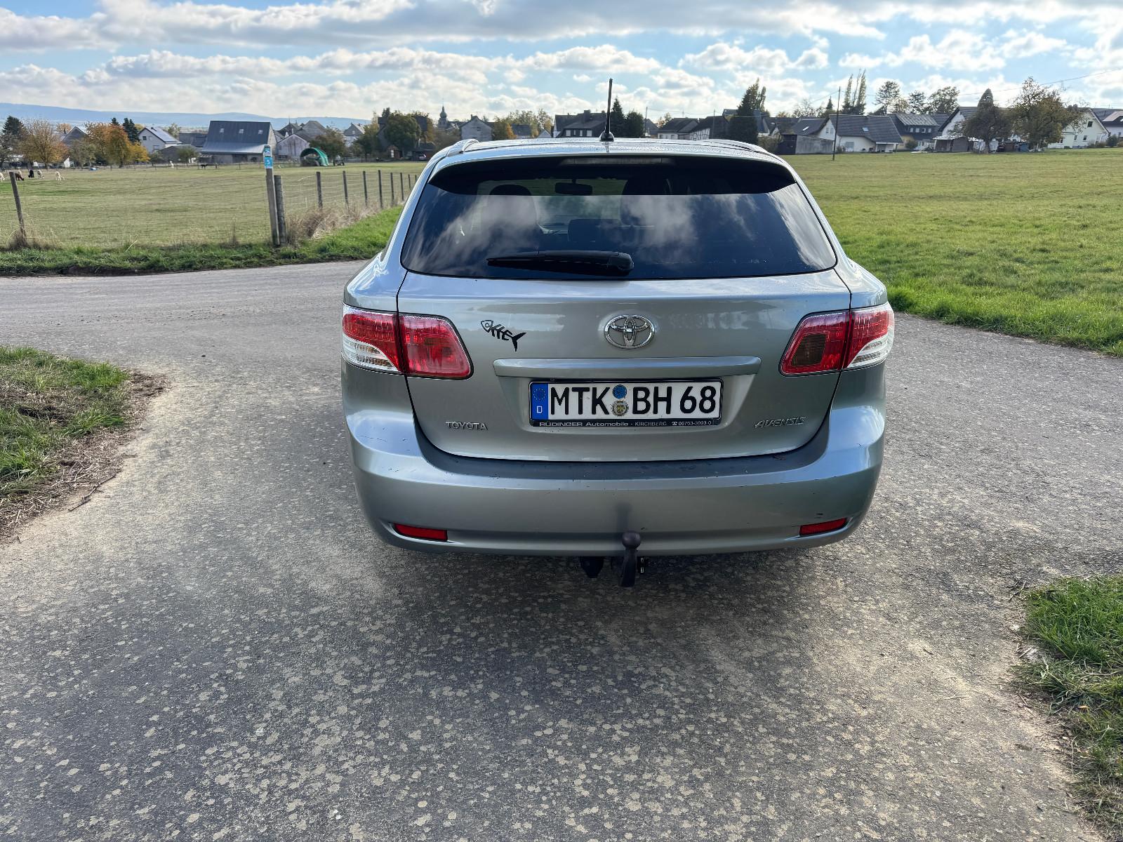 Toyota Avensis 2011 — engine 2.231 cm³, 150 HP (110kW)