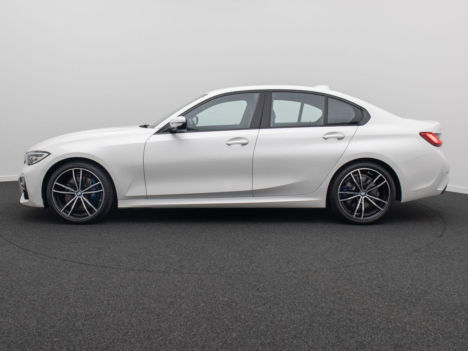 Fahrzeugabbildung BMW 330i xD M Sport Kamera HUD DAB ACC Alarm 19Zoll