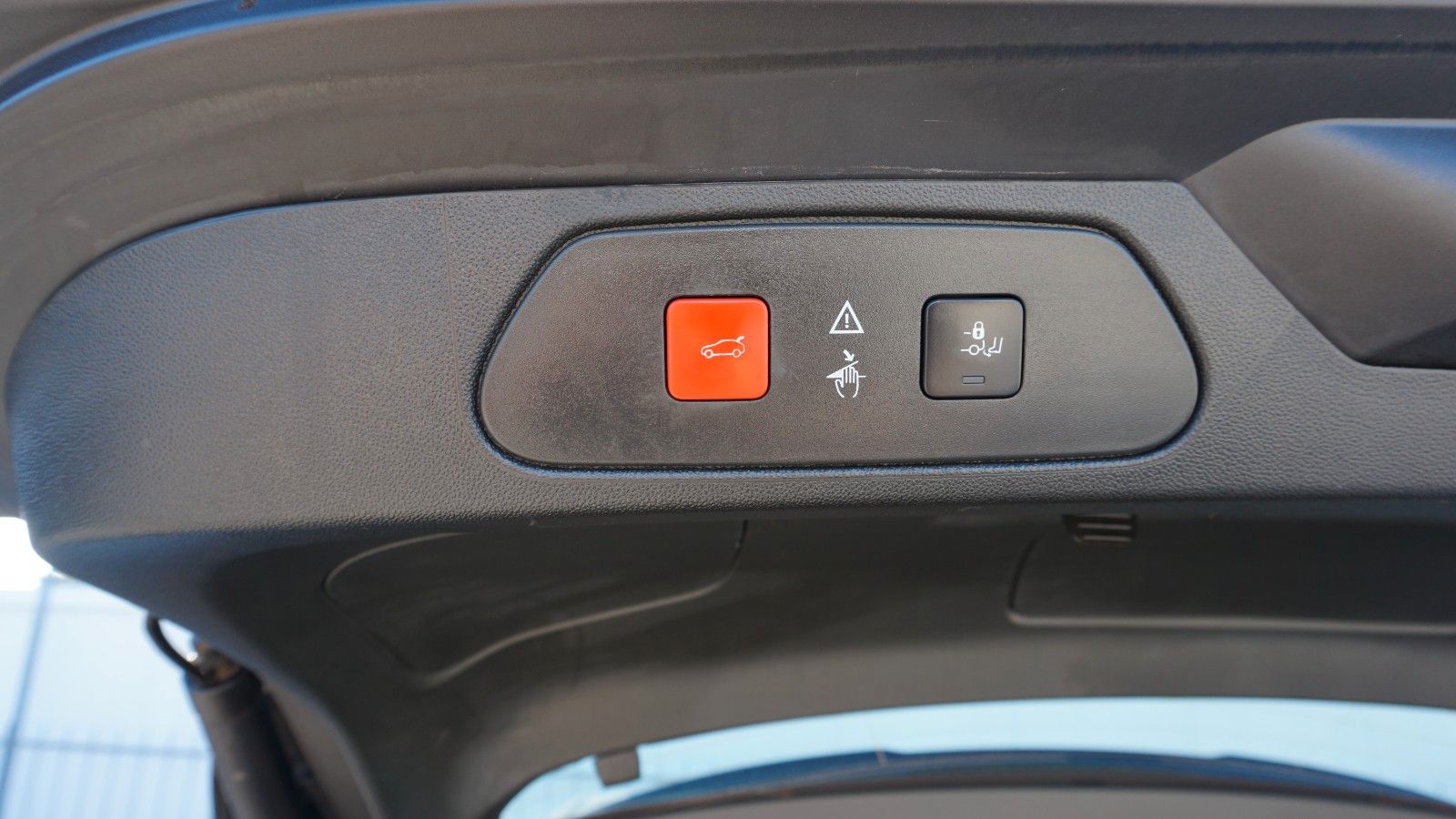 Fahrzeugabbildung Opel Grandland X T.Leder,Navi,Kamera,Bi-LED,SR+WR,AHK
