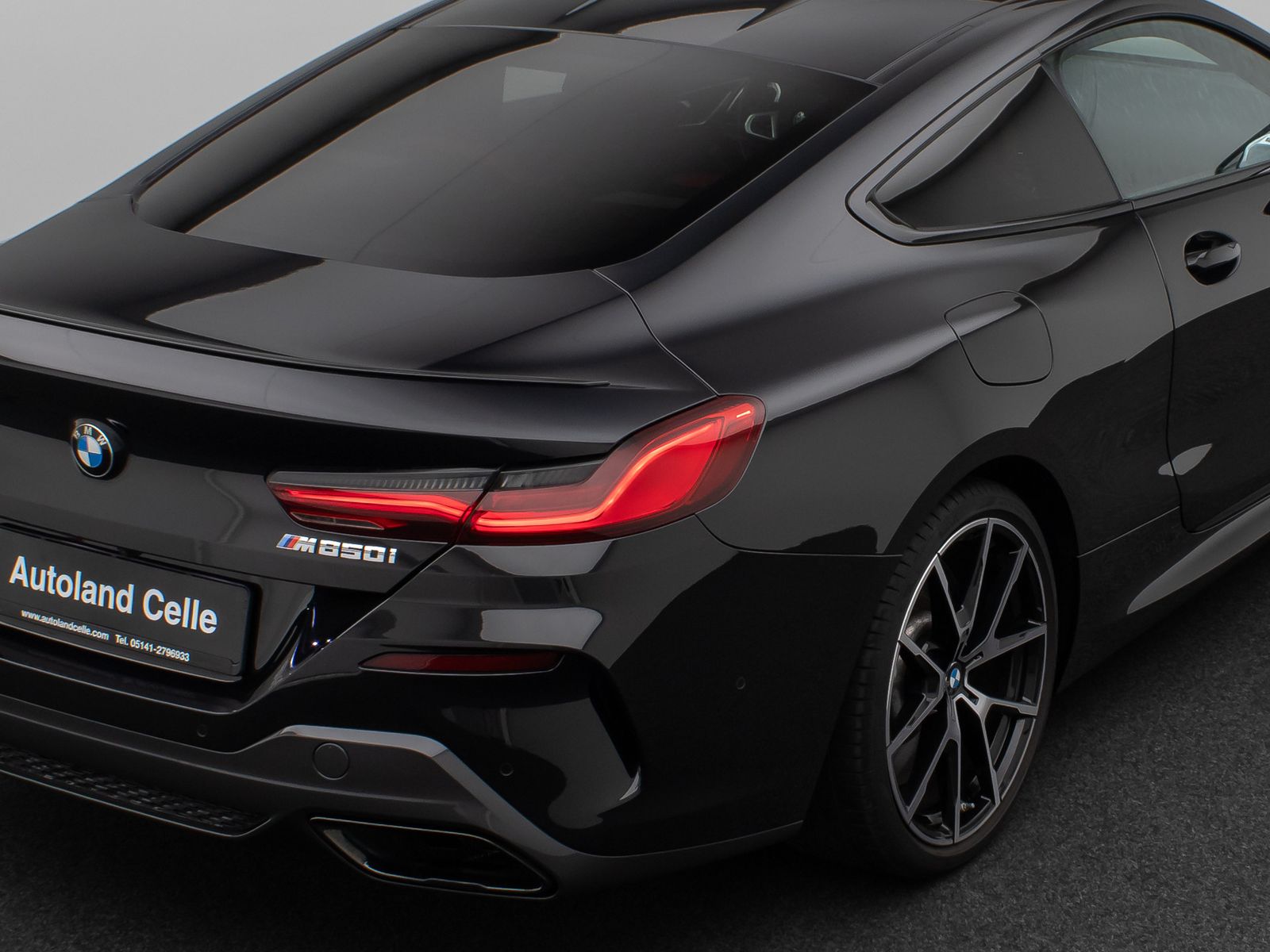 Fahrzeugabbildung BMW M850i xD Coupé 360°Laser HUD SoftCl Komfort 20"