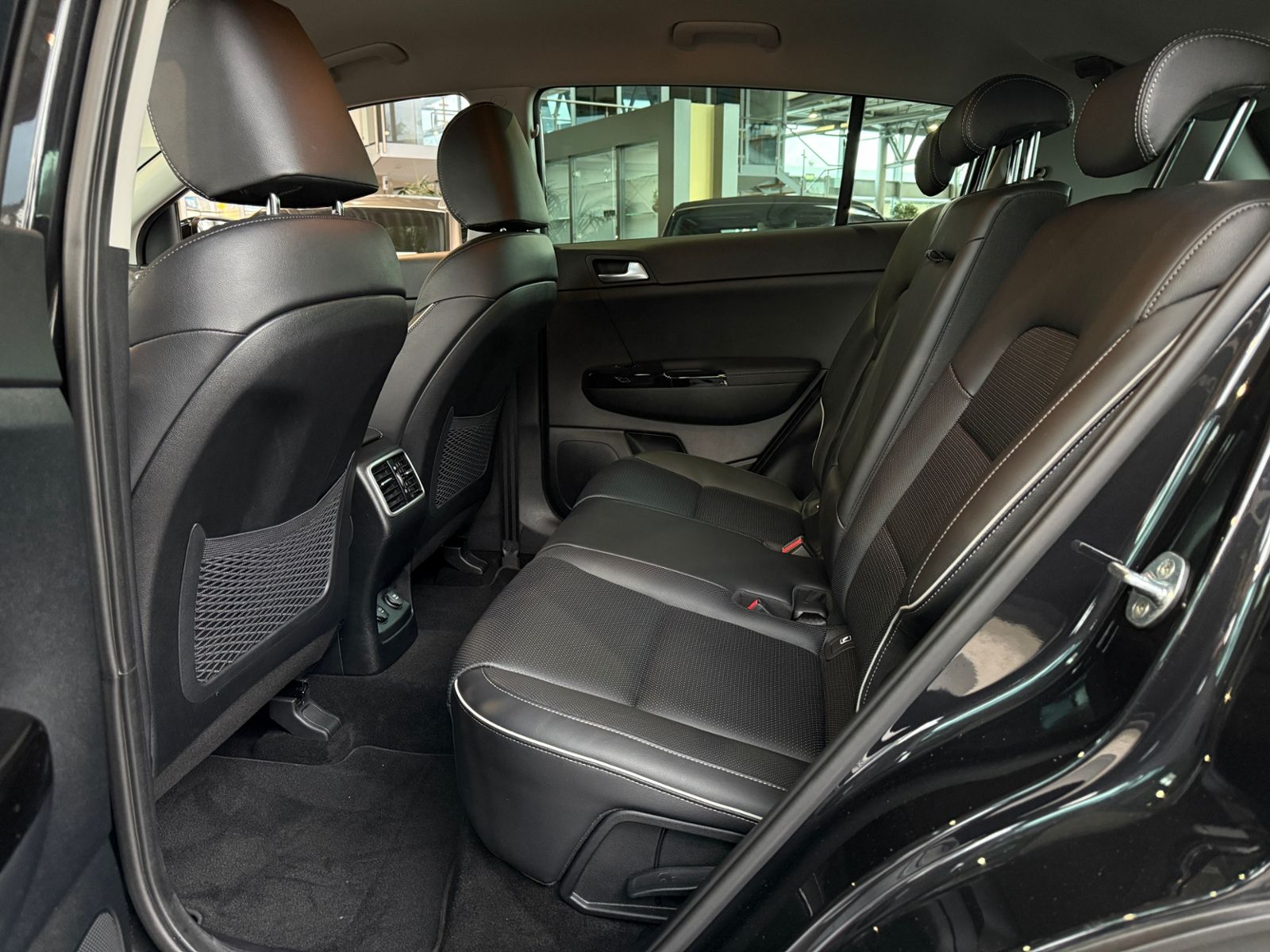 Fahrzeugabbildung Kia Sportage Black Edition AWD JBL LED NAVI