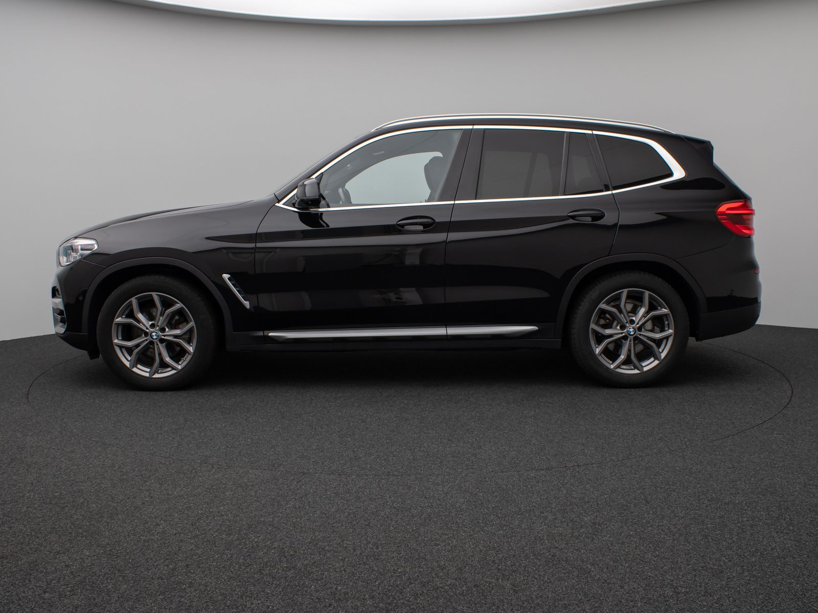 Fahrzeugabbildung BMW X3 xD20d xLine Panorama 360°DAB HiFi AHK Komfort