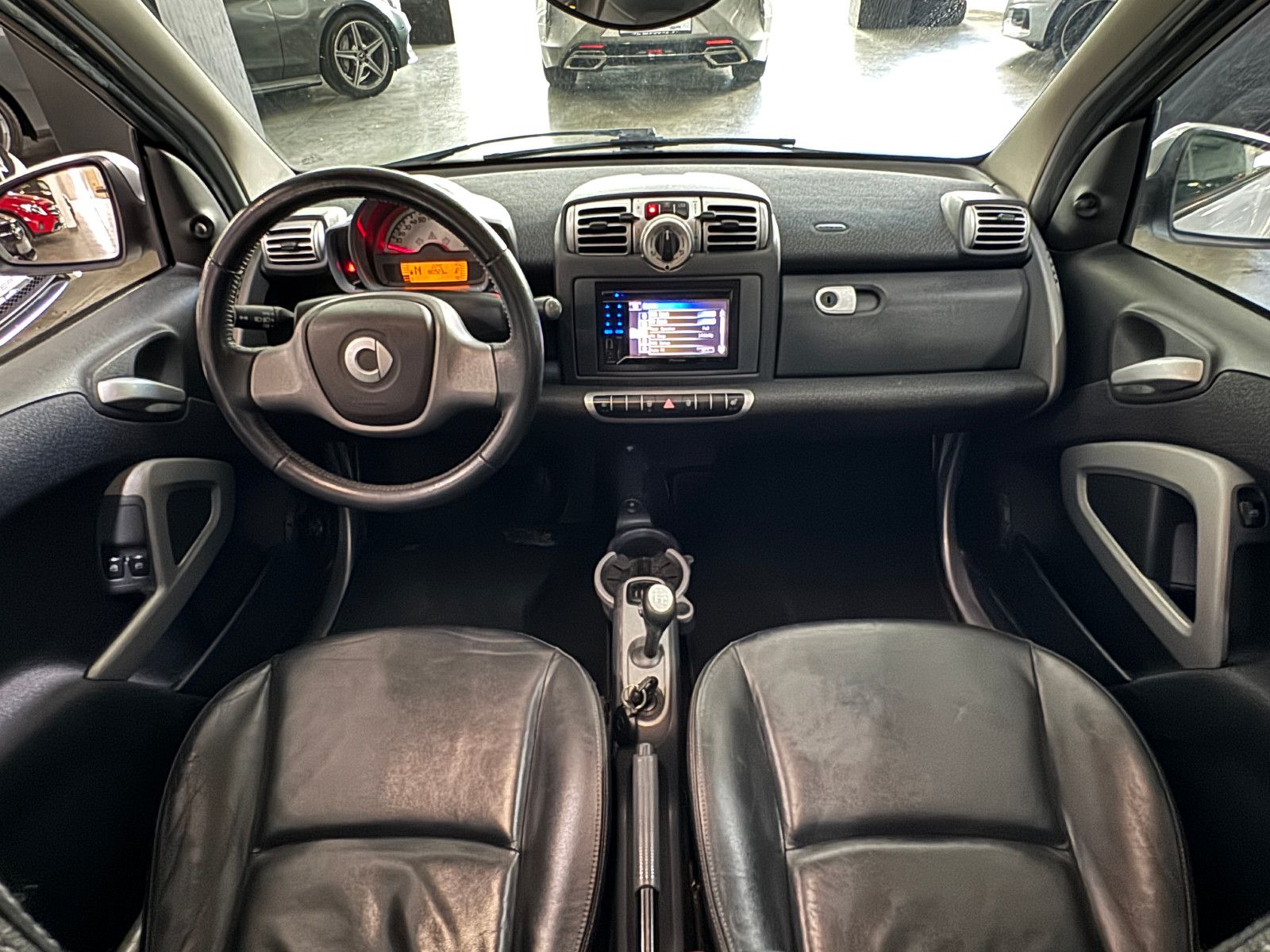 Fahrzeugabbildung Smart ForTwo 1.0 62kW PASSION AUTOMATIK LEDER KLIMA SH