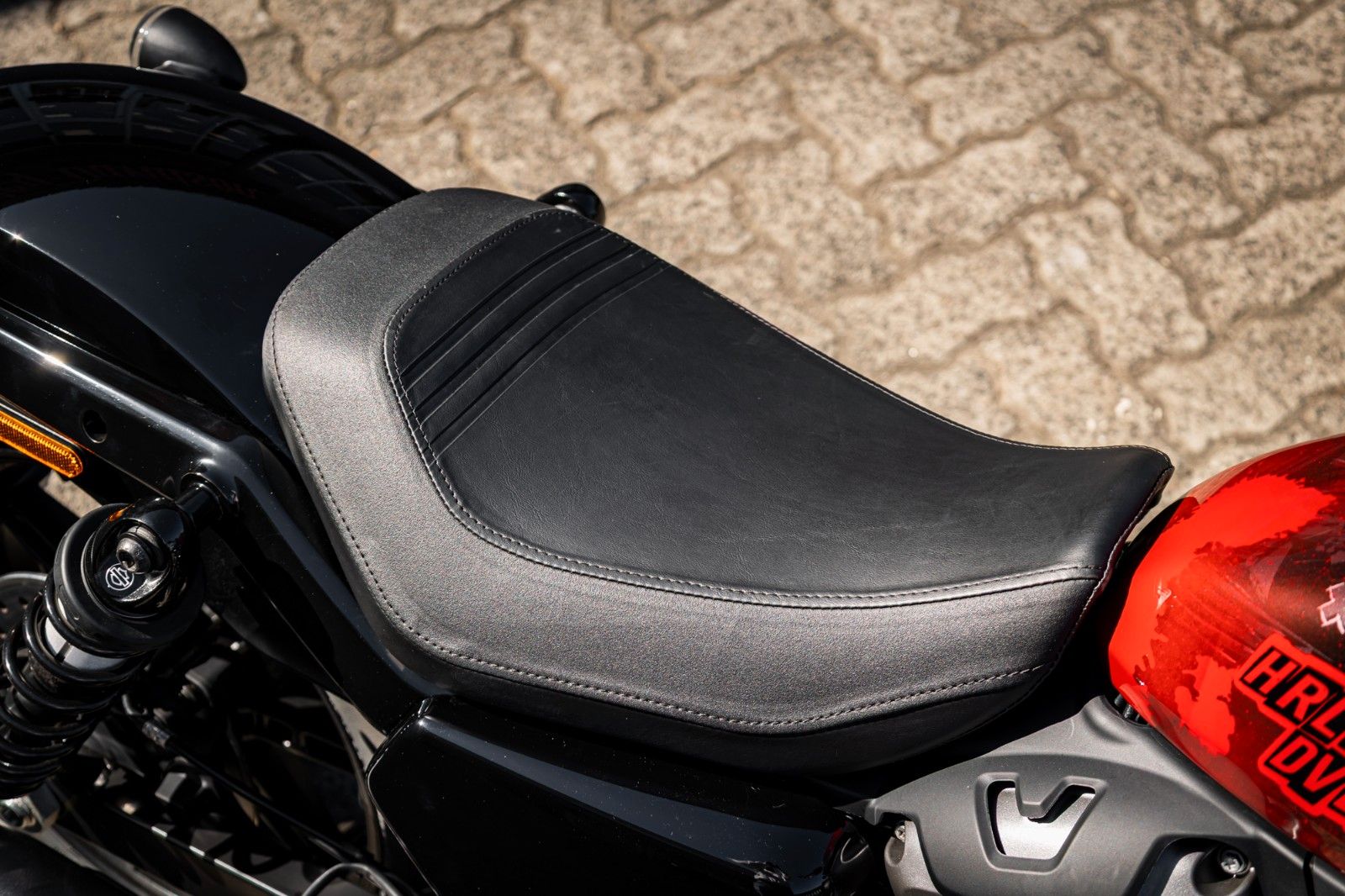 Fahrzeugabbildung Harley-Davidson Nightster RH975 - Jekill & Hyde -