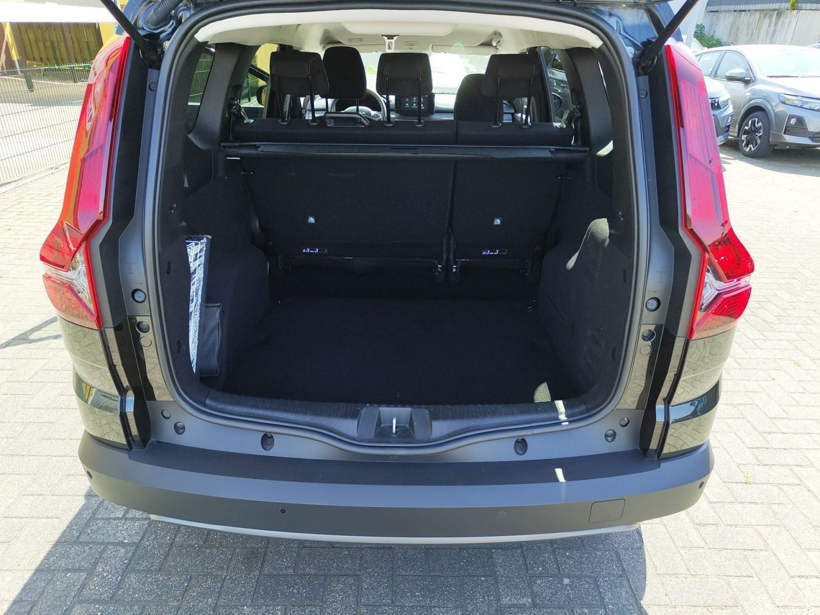 Fahrzeugabbildung Dacia Jogger Extreme HYBRID 140