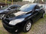 Renault Megane III Lim. 5-trg. Expression  1,6  / KLIMA* - Renault Megane aus 2011: Expression