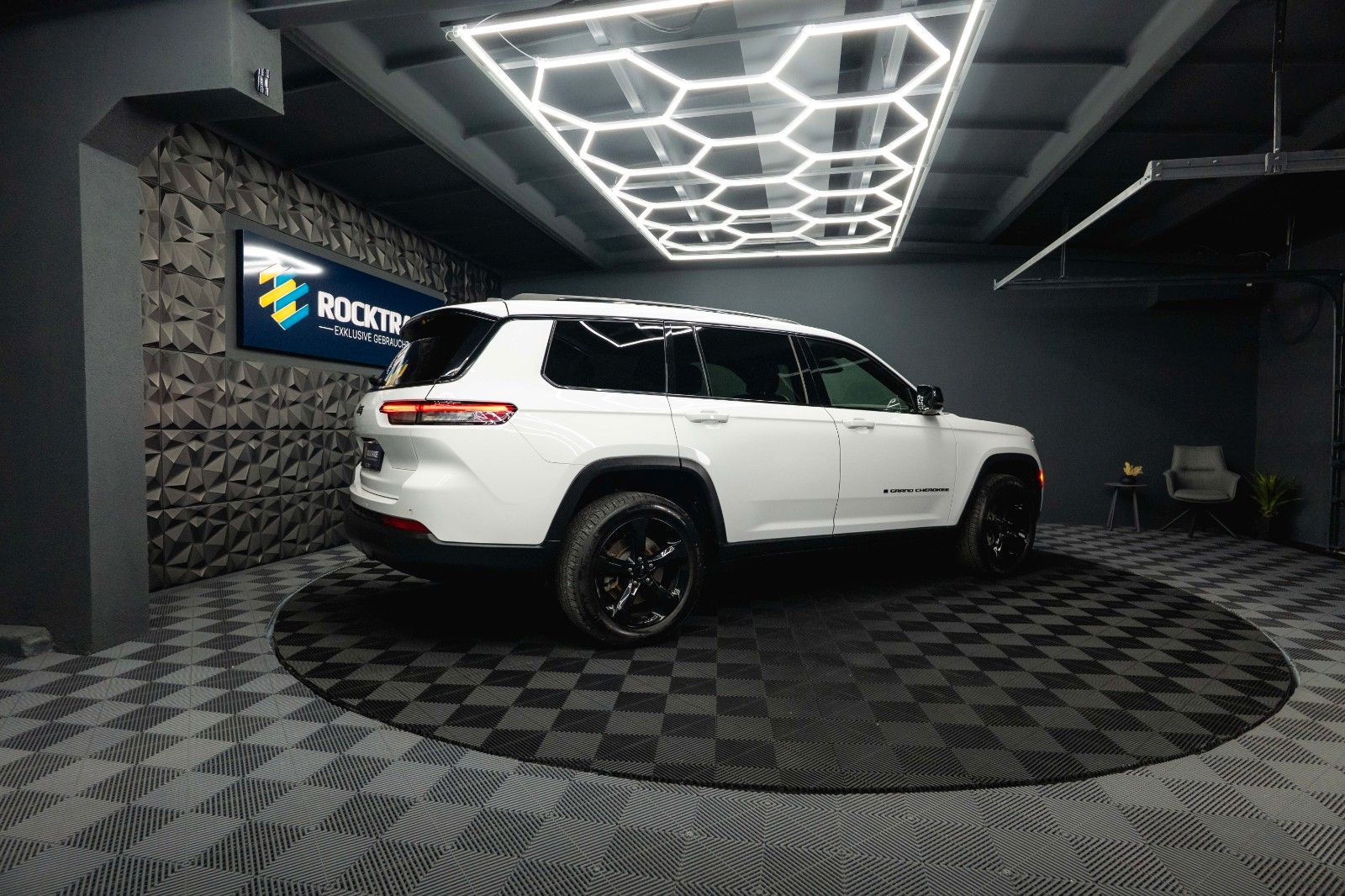 Fahrzeugabbildung Jeep Grand Cherokee 3.6 4x4 L Altitude Mod. 2022 19%
