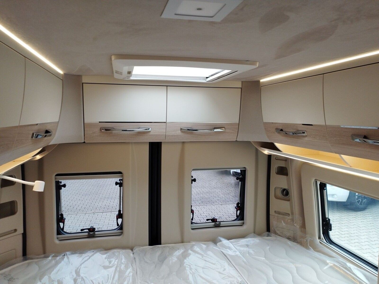 Fahrzeugabbildung Eura Mobil Van V 595 HB Automatik, 180 PS, Fahrassistenzp.