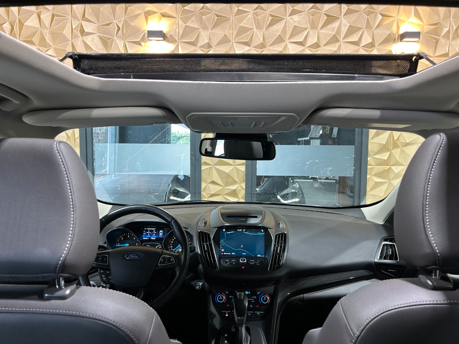 Fahrzeugabbildung Ford Kuga Titanium/PANO/AMBIENTE/KAMERA