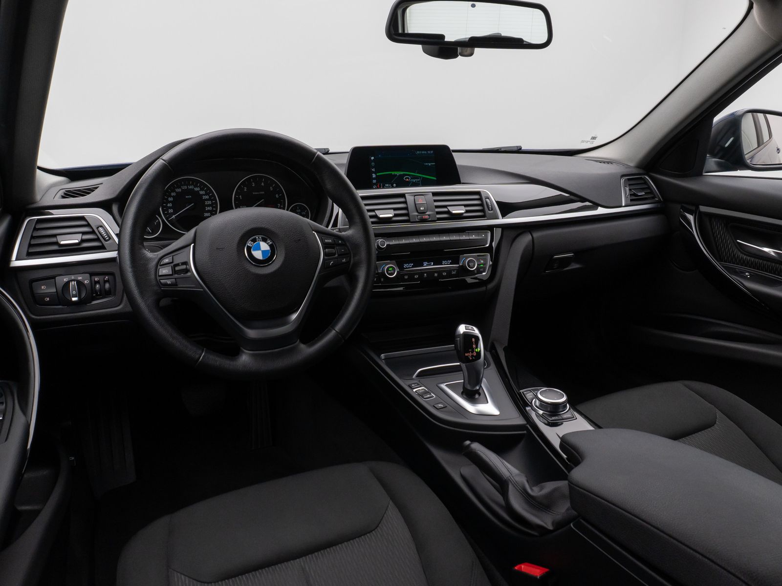 Fahrzeugabbildung BMW 320i Advantage HiFi Navi Lordos PDC LED Alarm