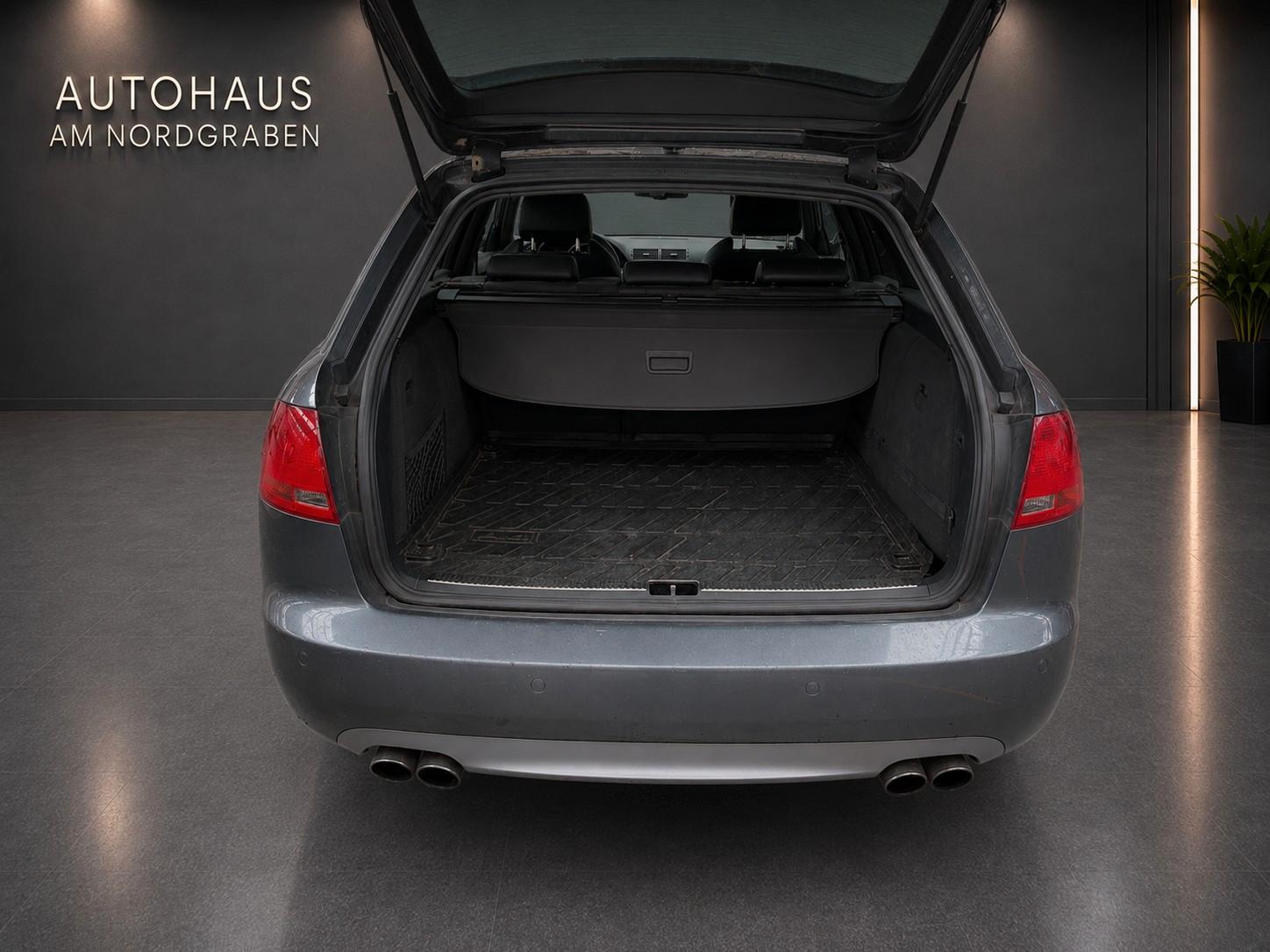 Audi S4 Avant 4.2 V8 344 ch BVM quattro / Recaro Alcantara-Cuir / Bose / Toit ouvrant / GPS MMI Plus