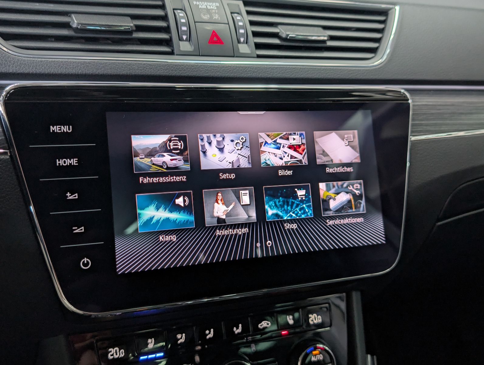 Fahrzeugabbildung SKODA Superb Premium 2.0 TDI PANO LEDER MASSAGE SOUND